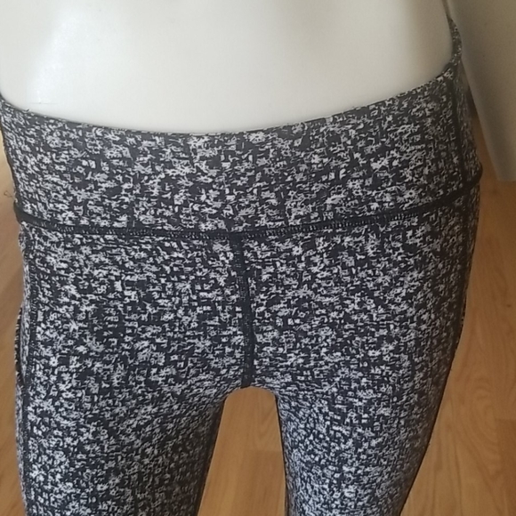 Lululemon cropped leggings - Picture 5 of 16